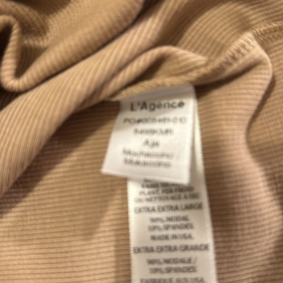 L'AGENCE  Turtleneck Sweater very soft 
Great for spring and fall. - Picture 4 of 9